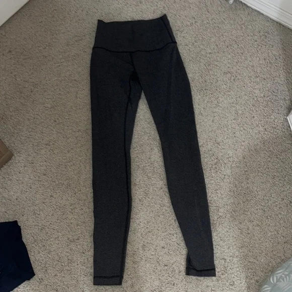 BLACK AND GREY CHEVRON LULULON LEGGING - Picture 1 of 4